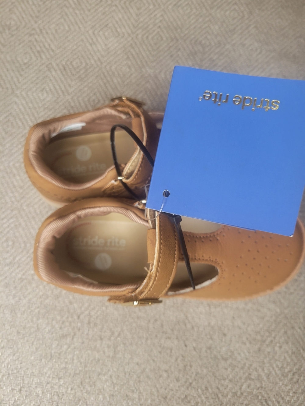 Stride Rite Girls Tan Mary Jane Dress Shoe with Buckle And Leather Lining. - Picture 5 of 7